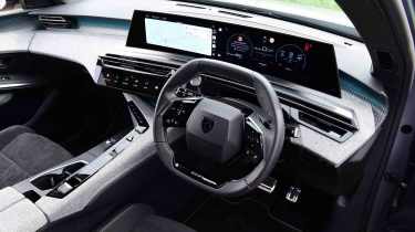 Peugeot E-3008 - dashboard